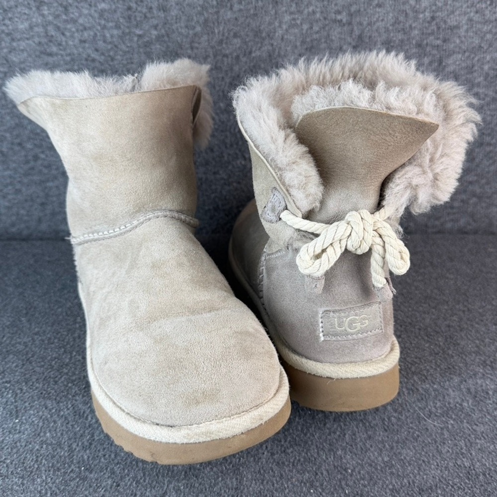 UGG Selene Rope Bailey Bow Suede Sheepskin Boots  Women's Size 8